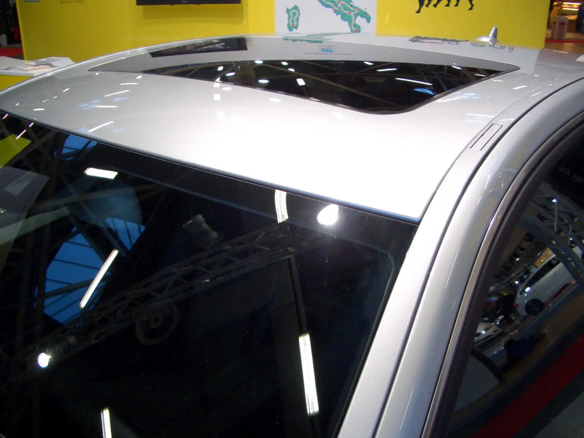 Mercedes E200 NGT Motorshow Bologna 2010 - 11