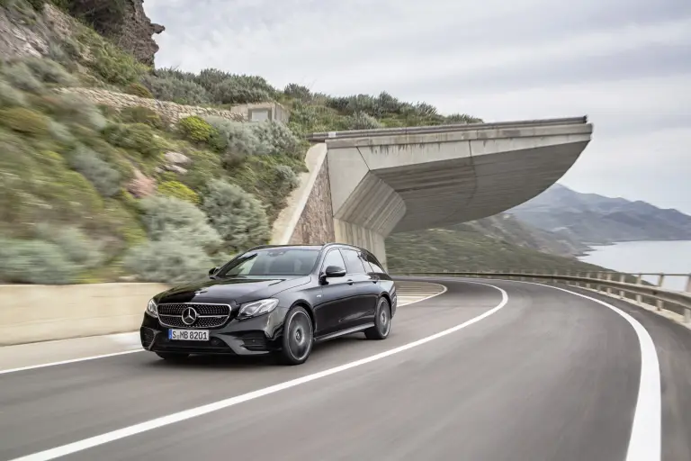 Mercedes E43 AMG 4Matic station wagon MY 2017 - 11