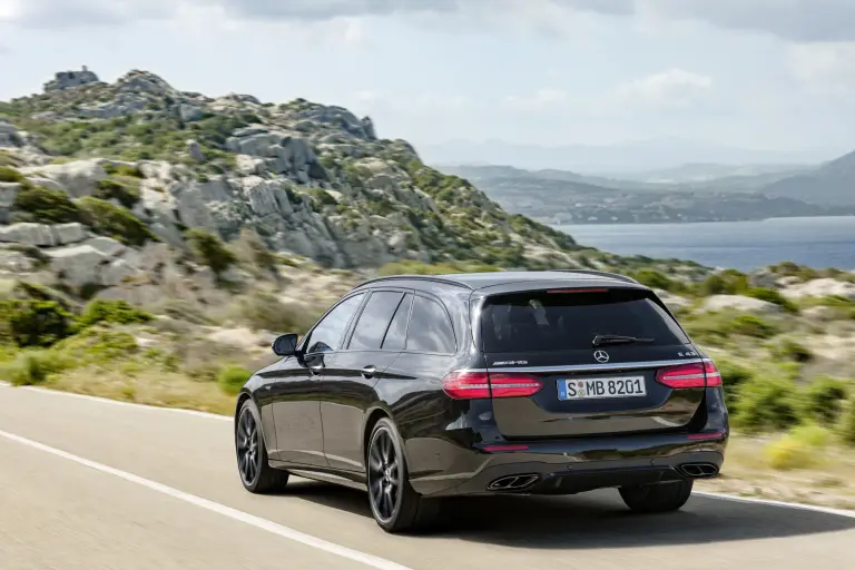 Mercedes E43 AMG 4Matic station wagon MY 2017 - 12