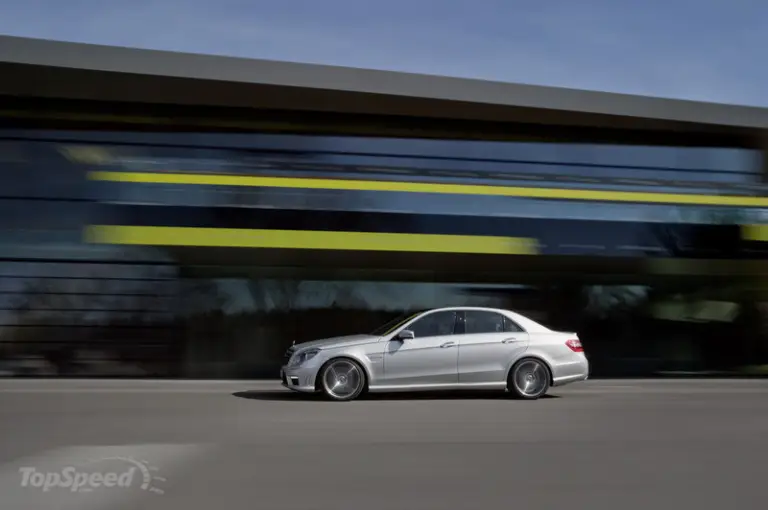 Mercedes E63 AMG Performance Studio 2012 - 2