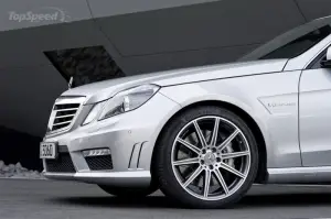 Mercedes E63 AMG Performance Studio 2012