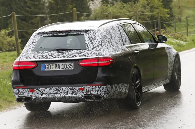 Mercedes E63 AMG Station Wagon - foto spia (maggio 2016) - 7