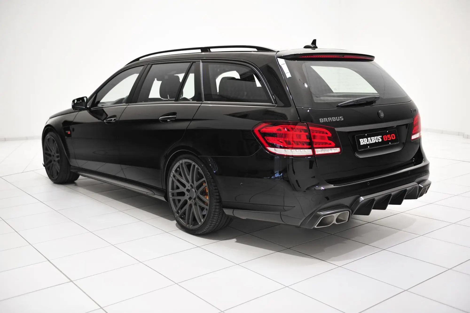 Mercedes E63 AMG Wagon Brabus 850 6.0 Biturbo - 1