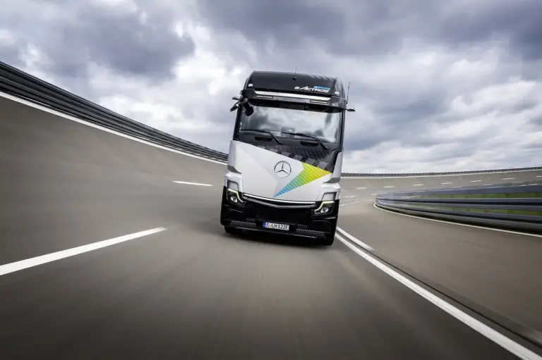 Mercedes eActros LongHaul prototipo - Foto - 8