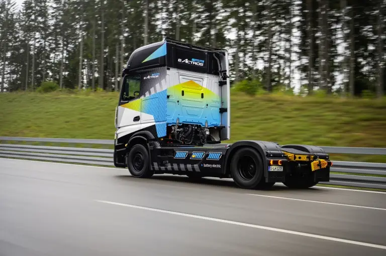 Mercedes eActros LongHaul prototipo - Foto - 14