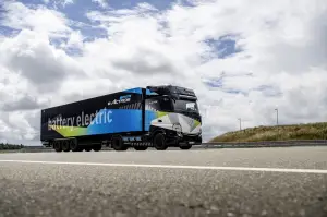 Mercedes eActros LongHaul prototipo - Foto