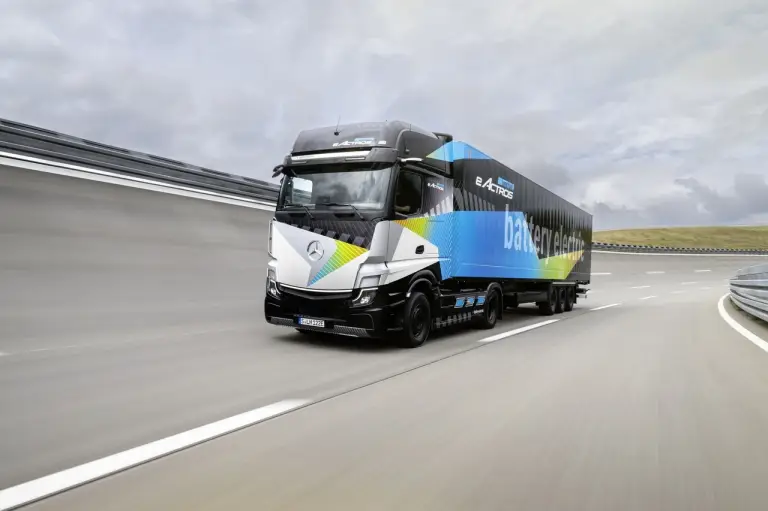 Mercedes eActros LongHaul prototipo - Foto - 13