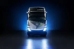 Mercedes eActros LongHaul prototipo - Foto