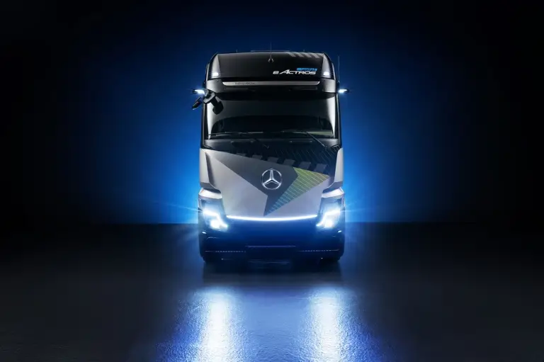 Mercedes eActros LongHaul prototipo - Foto - 3