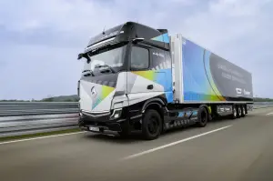 Mercedes eActros LongHaul prototipo - Foto - 18