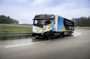 Mercedes eActros LongHaul prototipo - Foto