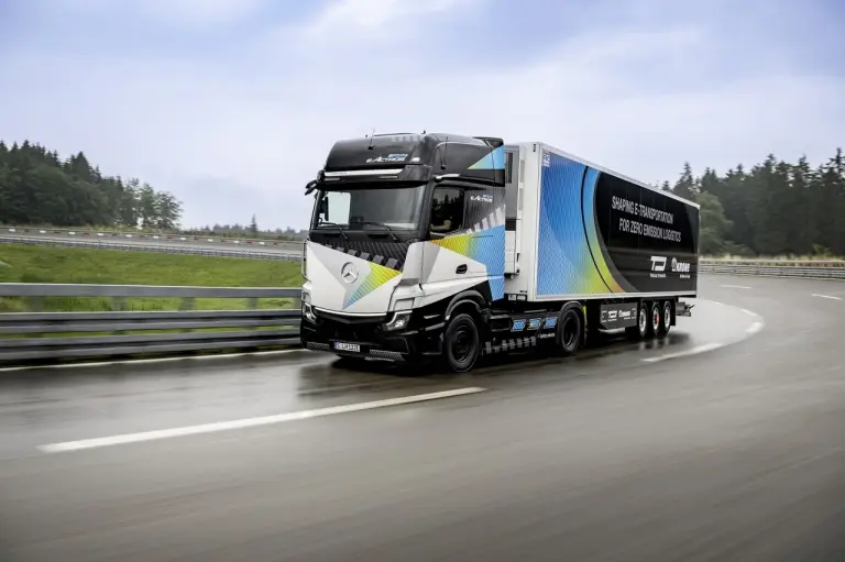 Mercedes eActros LongHaul prototipo - Foto - 20