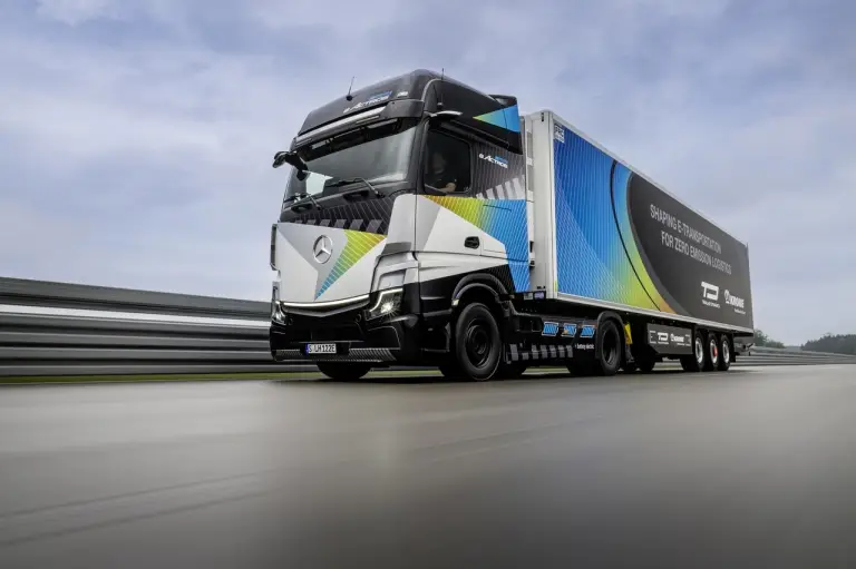 Mercedes eActros LongHaul prototipo - Foto - 21