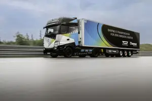 Mercedes eActros LongHaul prototipo - Foto