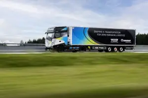 Mercedes eActros LongHaul prototipo - Foto