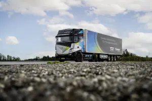 Mercedes eActros LongHaul prototipo - Foto