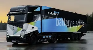 Mercedes eActros LongHaul prototipo - Foto