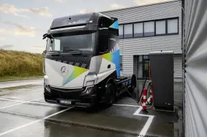 Mercedes eActros LongHaul prototipo - Foto