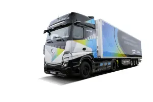 Mercedes eActros LongHaul prototipo - Foto