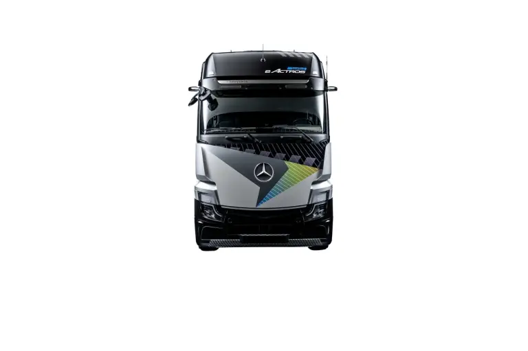 Mercedes eActros LongHaul prototipo - Foto - 10