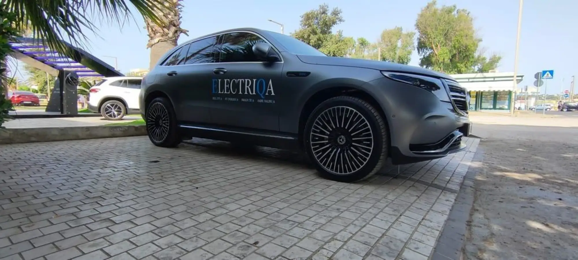 Mercedes Electriqa Tour - 1