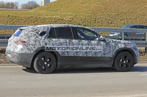 Mercedes EQ C foto spia 22-3-2018 - 7