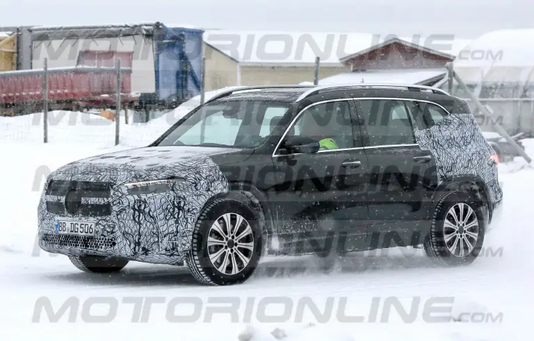 Mercedes EQB 2020 - le nuove foto spia - 14