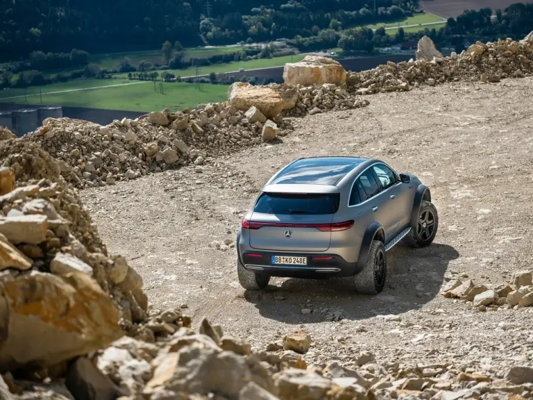 Mercedes EQC 4x4 - Foto ufficiali - 15