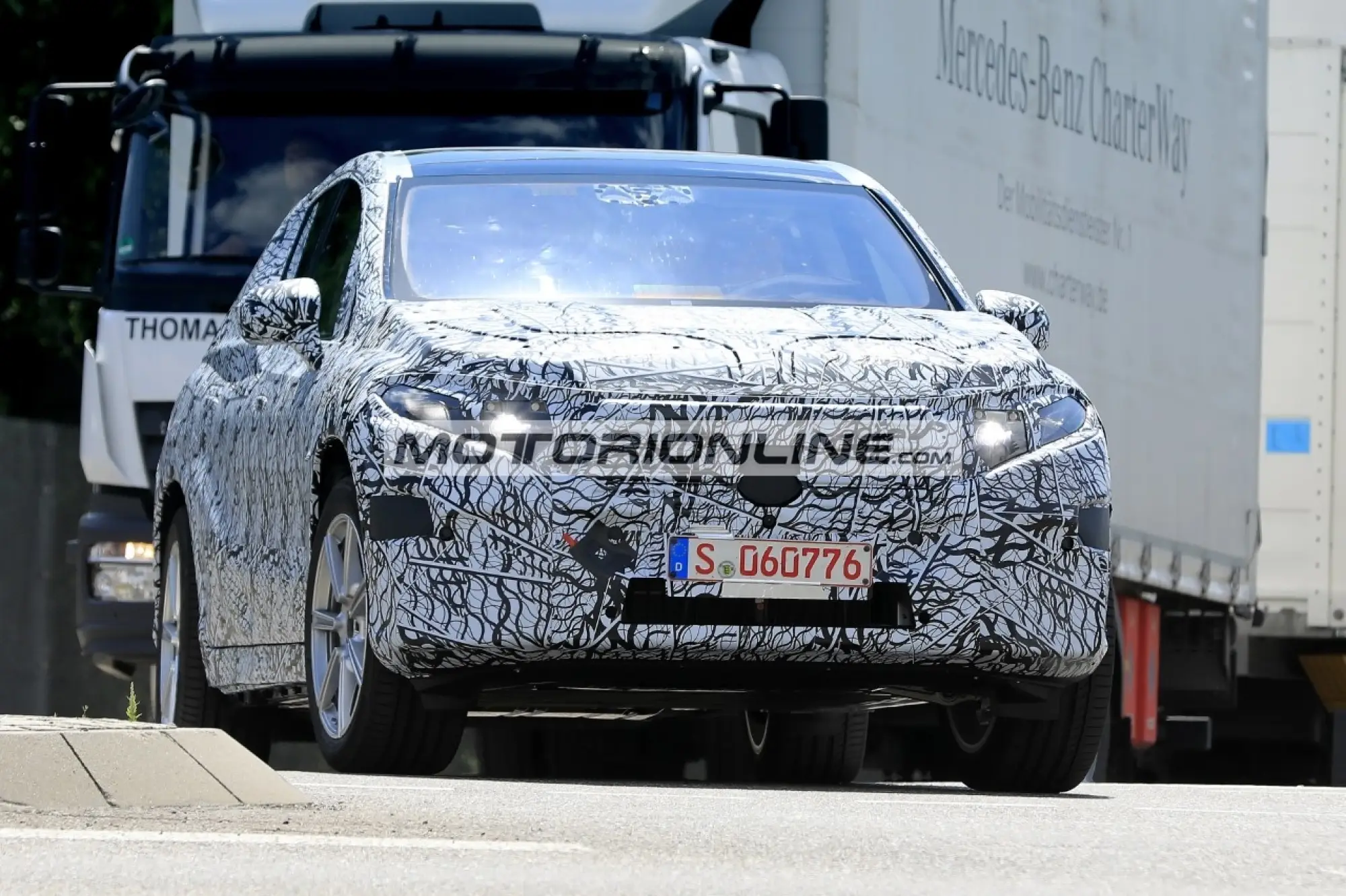Mercedes EQC - Foto spia 23-7-2020 - 1