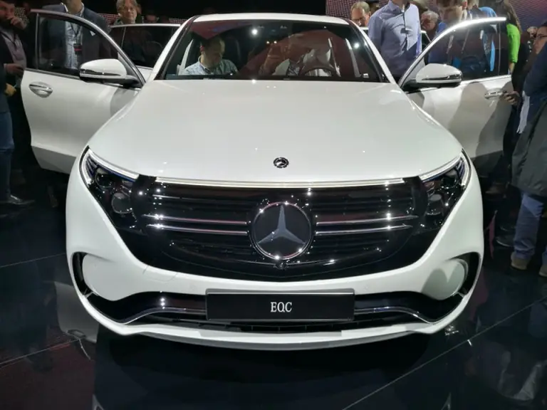 Mercedes EQC - 3