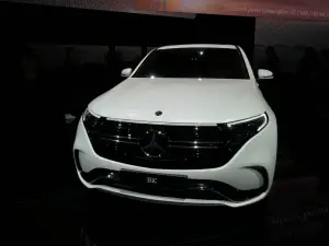 Mercedes EQC - 9