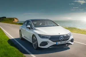 Mercedes EQE 2022 - Foto ufficiali - 12
