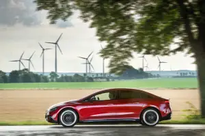 Mercedes EQE 2022 - Foto ufficiali - 13