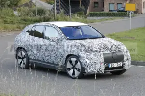 Mercedes EQE SUV - Foto Spia 13-10-2021