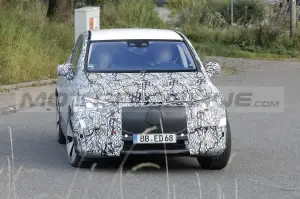 Mercedes EQE SUV - Foto Spia 13-10-2021