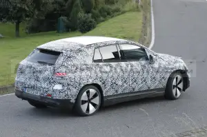 Mercedes EQE SUV - Foto Spia 13-10-2021