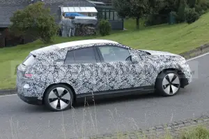 Mercedes EQE SUV - Foto Spia 13-10-2021