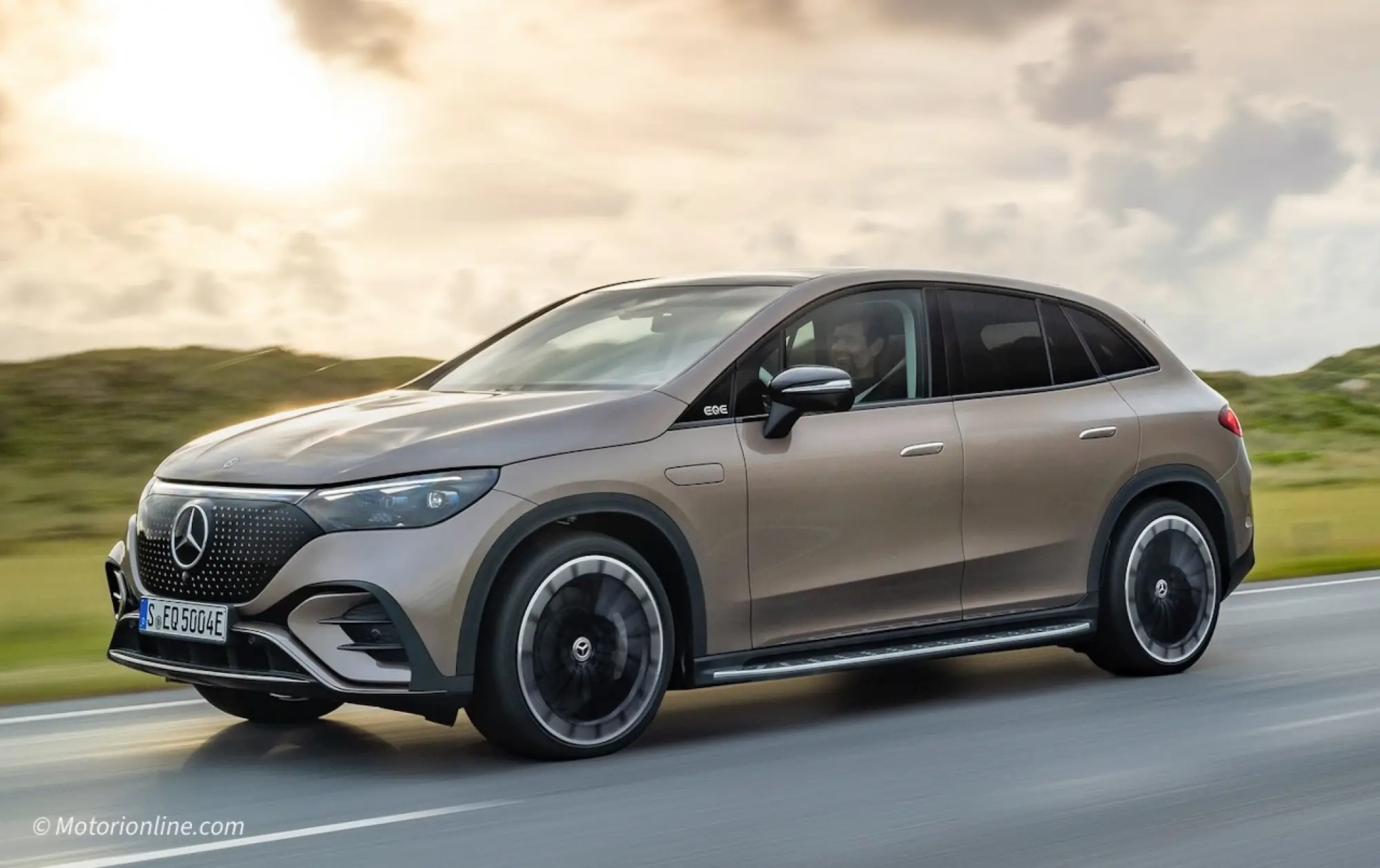 Mercedes EQE SUV - Foto ufficiali - 4