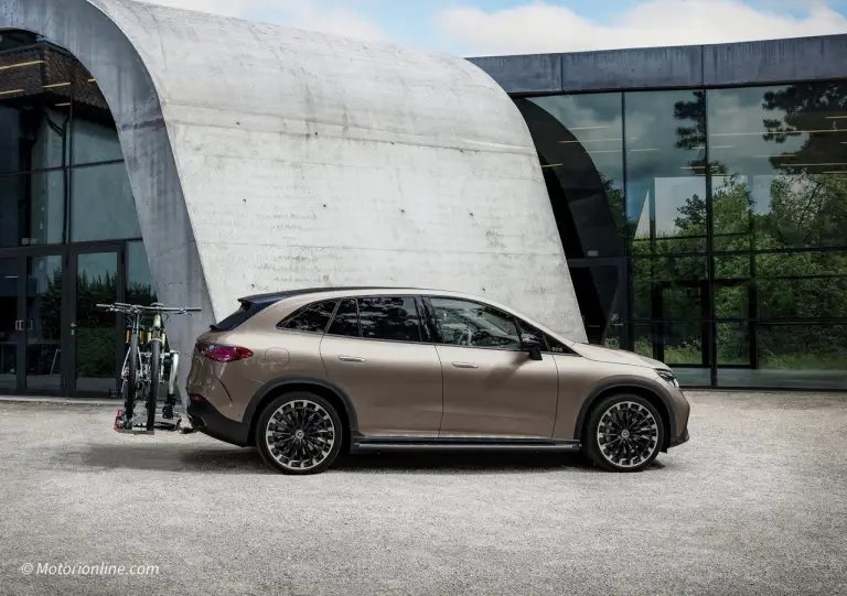 Mercedes EQE SUV - Foto ufficiali - 3