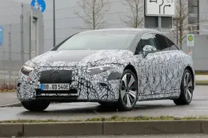 Mercedes EQS 2021 foto spia