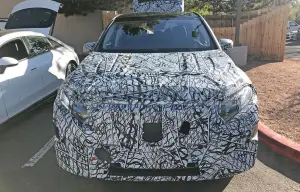 Mercedes EQS SUV - Foto spia 07-05-2021