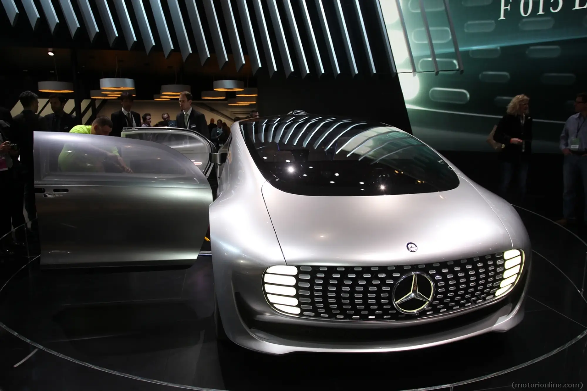 Mercedes F015 - Salone di Detroit 2015 - 10