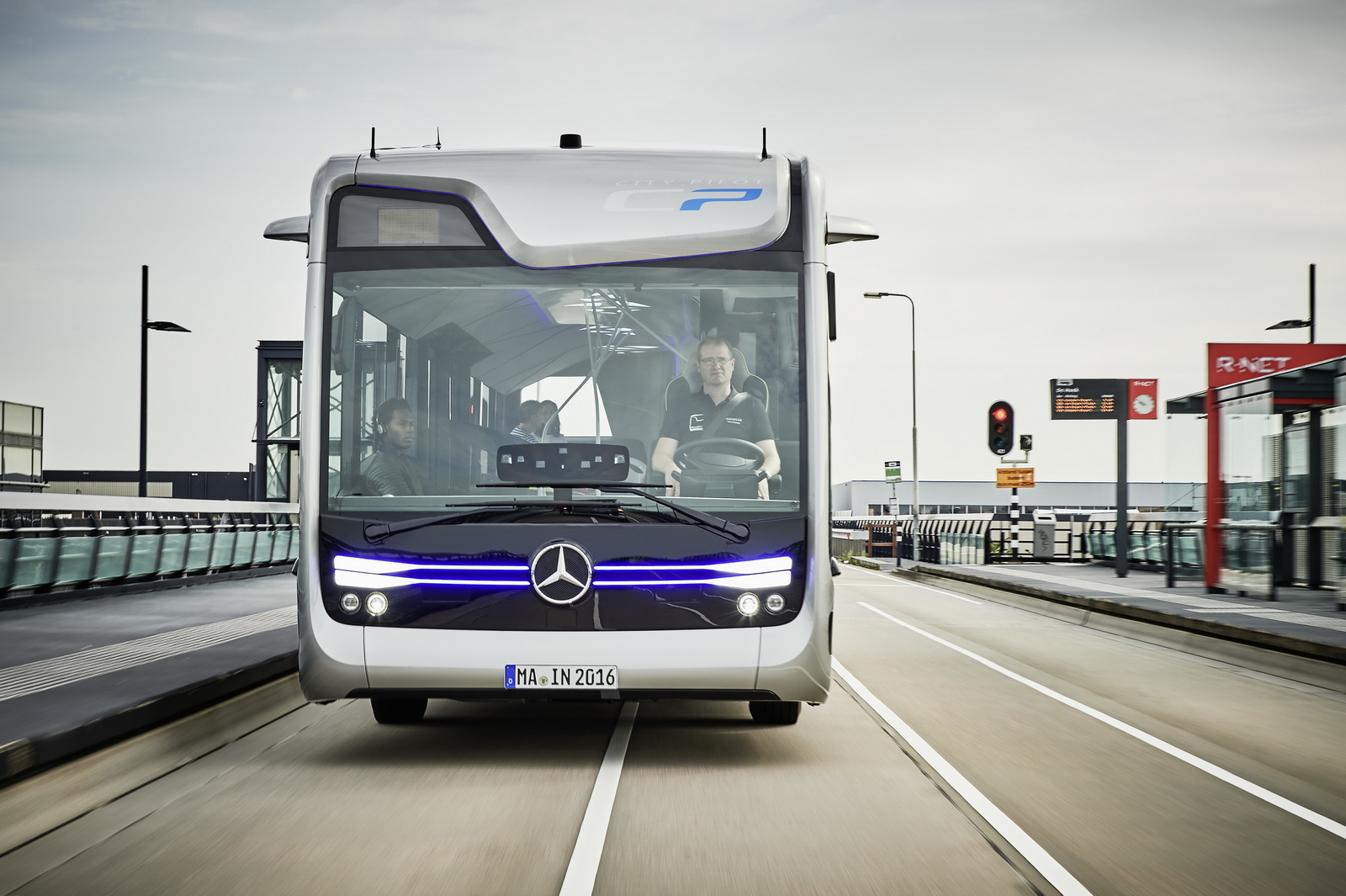 Mercedes Future Bus