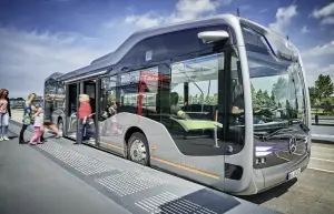 Mercedes Future Bus - 10