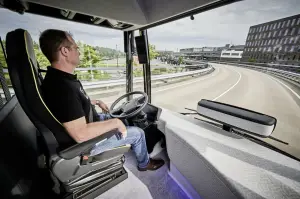 Mercedes Future Bus - 25