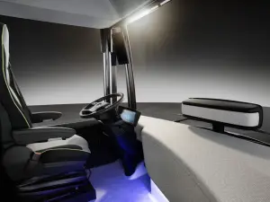 Mercedes Future Bus - 32