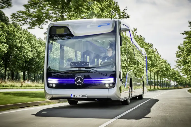 Mercedes Future Bus - 8
