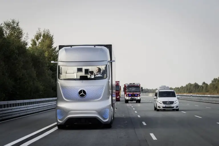 Mercedes Future Truck 2025 - 7