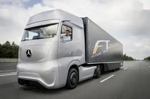 Mercedes Future Truck 2025 - 18