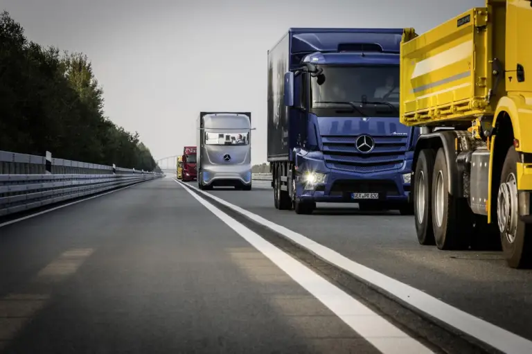 Mercedes Future Truck 2025 - 19